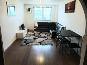 Spacious modern flat in Luton town centre, Luton